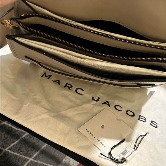 Marc Jacobs Taupe Crossbody Bag - Picture 5 of 8
